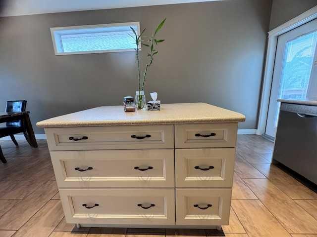 5317 16, Lloydminster, AB