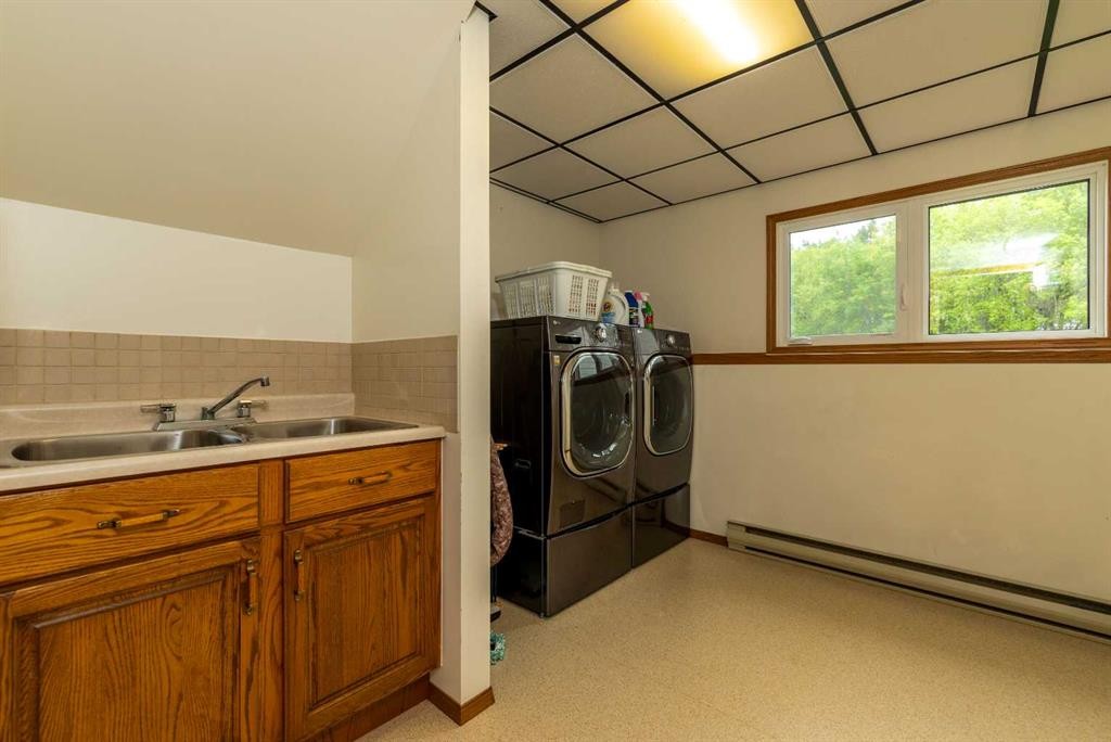 Ne 19-47-23-W3 Rm Eldon, Maidstone, SK - Indoor Photo Showing Laundry Room