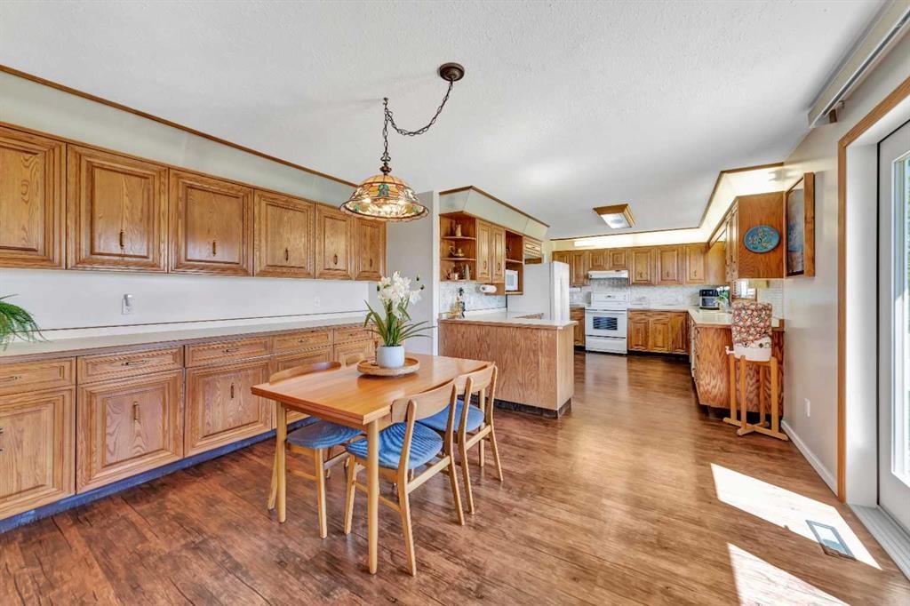 Rr 20 493063, Rural, AB - Indoor