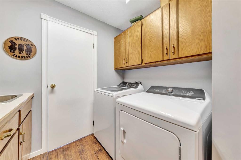 Rr 20 493063, Rural, AB - Indoor Photo Showing Laundry Room