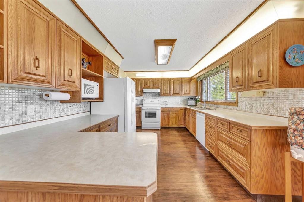 Rr 20 493063, Rural, AB - Indoor Photo Showing Kitchen