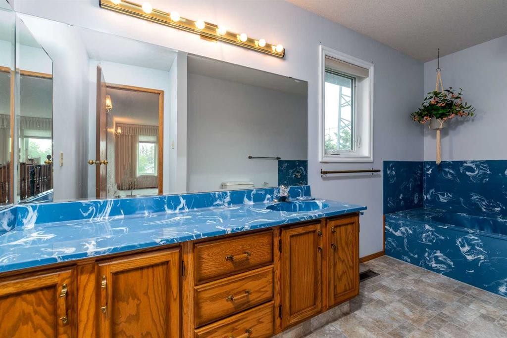 502 2 Street East, Maidstone, SK - Indoor