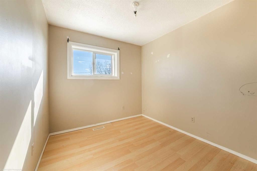 6-17 3 Avenue Se, Marshall, SK