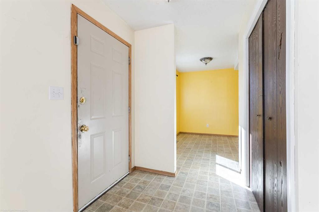 6-17 3 Avenue Se, Marshall, SK