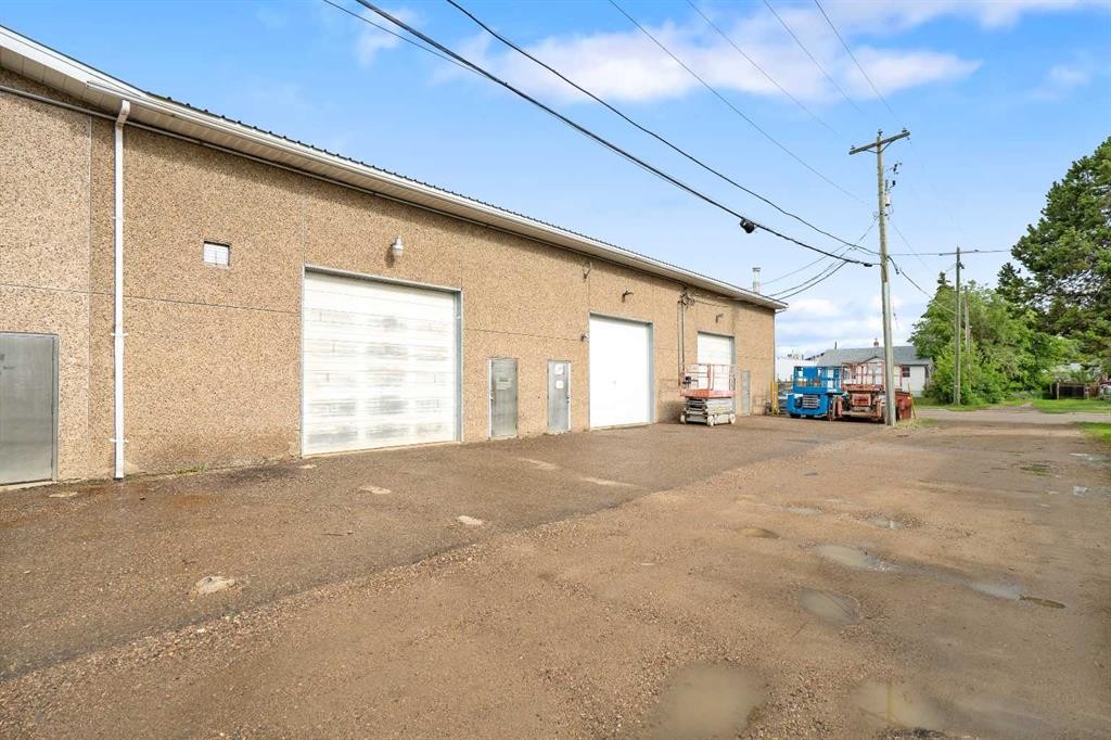 2-5702 50 Avenue, Lloydminster, AB