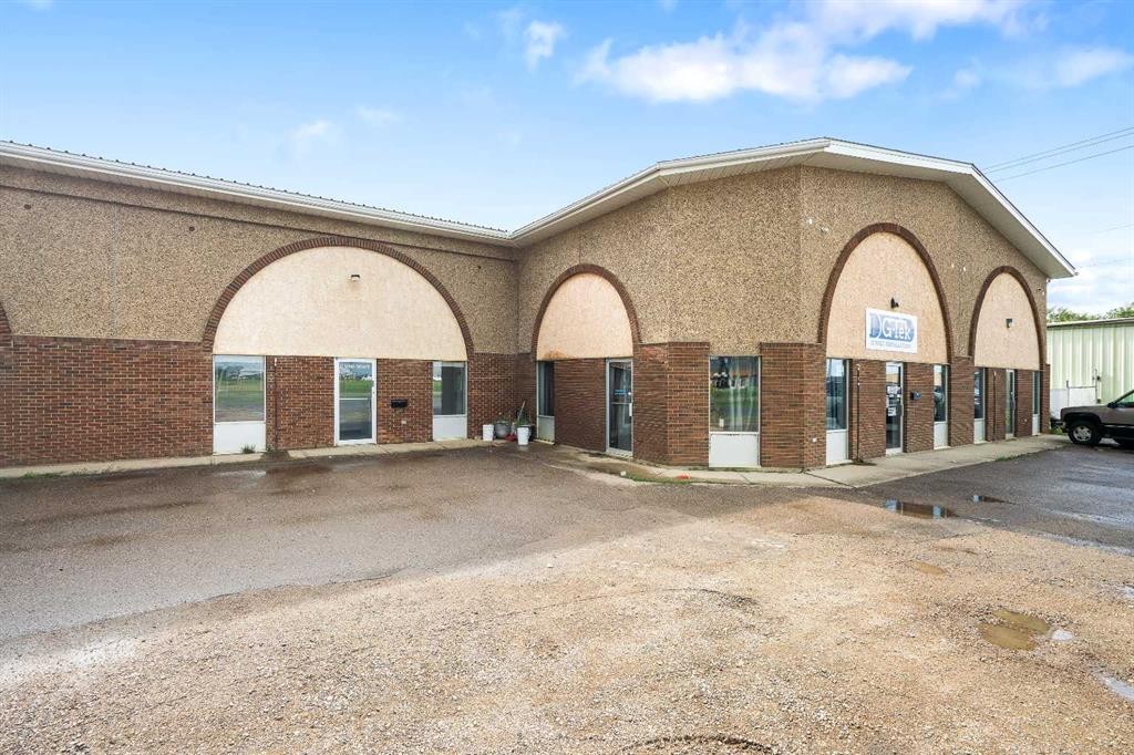2-5702 50 Avenue, Lloydminster, AB