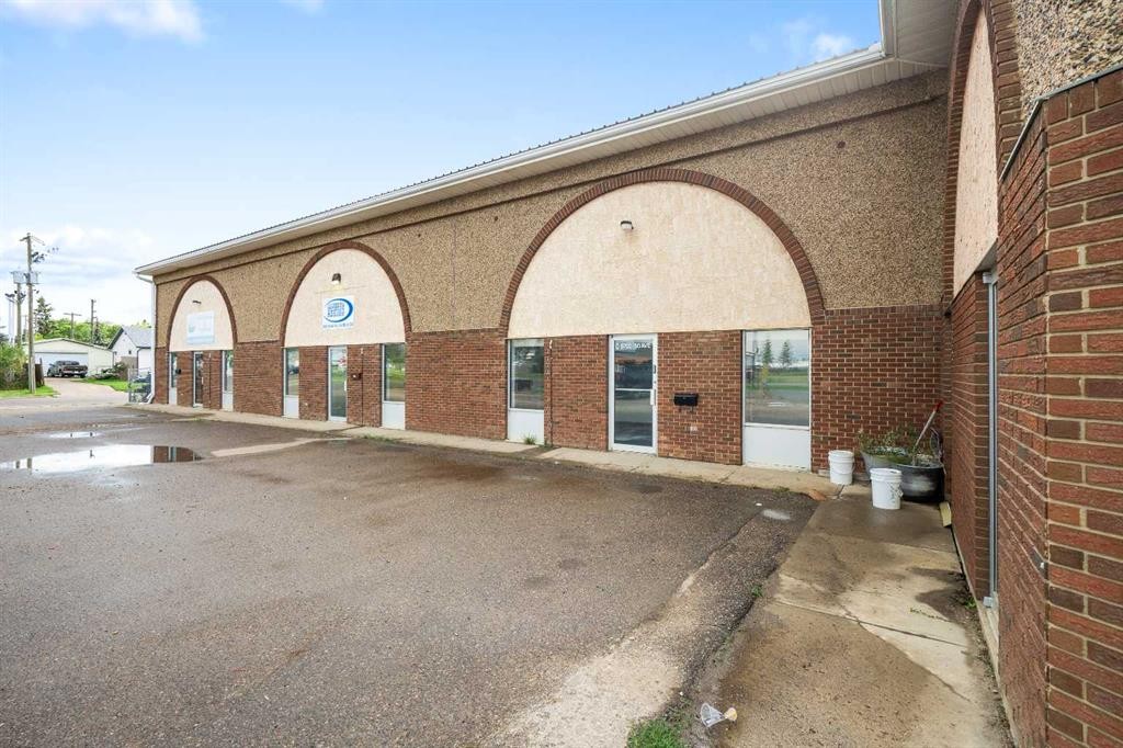 2-5702 50 Avenue, Lloydminster, AB