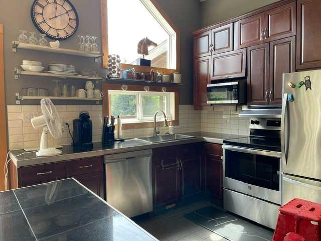 18 Sandpiper Estates, Sandy Beach, AB