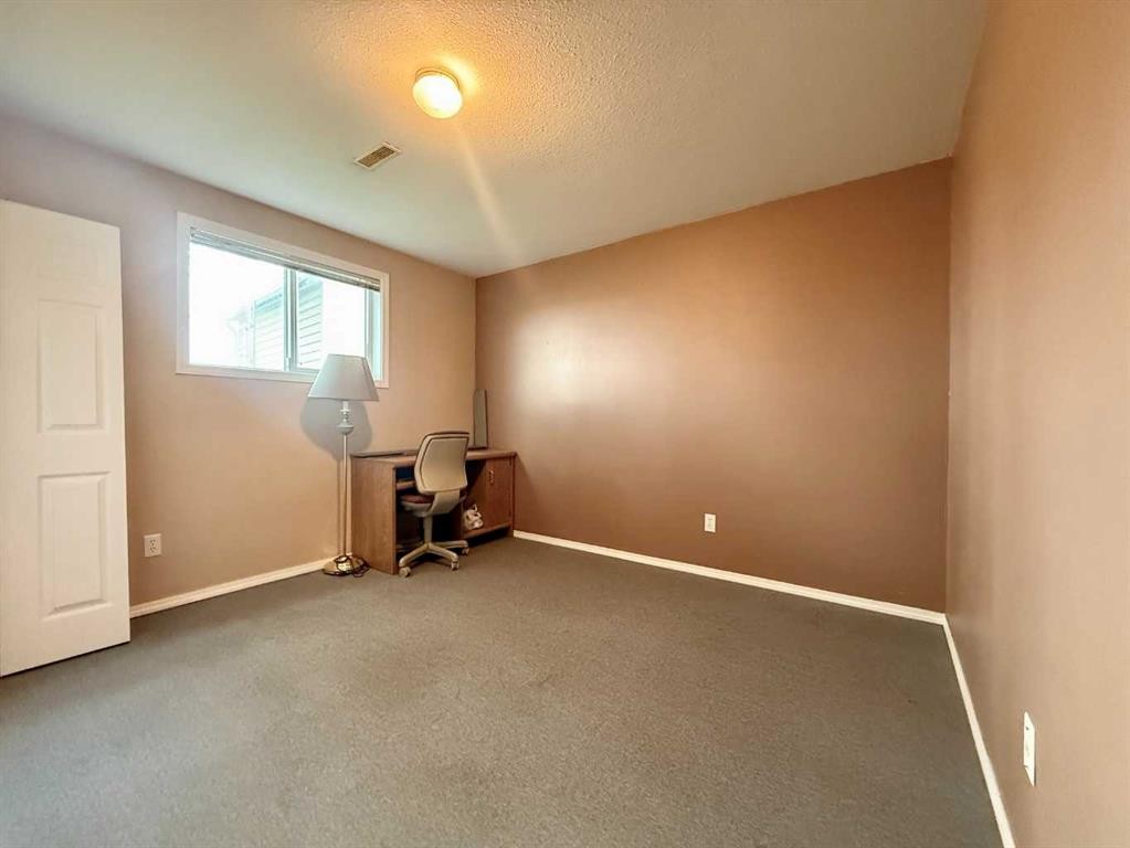 528 16 Street, Wainwright, AB