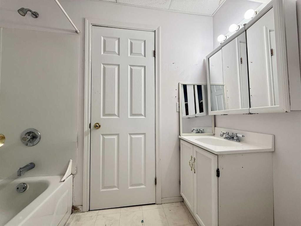 528 16 Street, Wainwright, AB