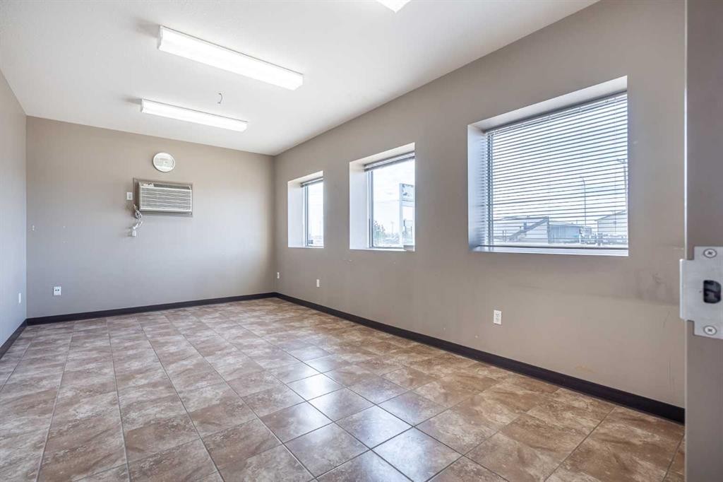 1-4807 40 Avenue, Lloydminster, SK
