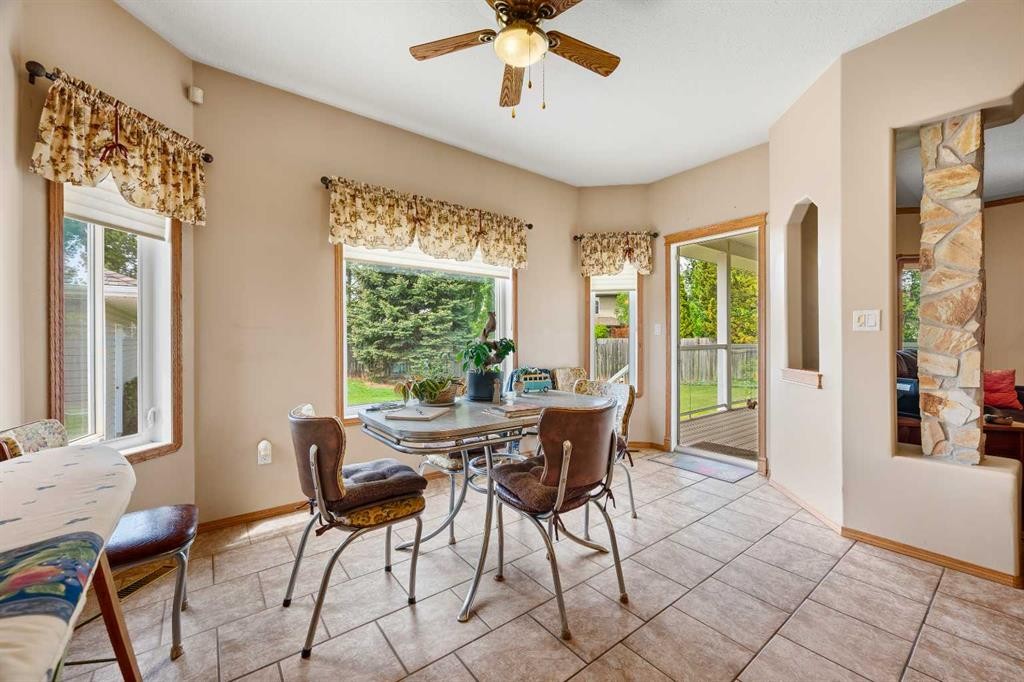 2204 59A Avenue Close, Lloydminster, AB - Indoor Photo Showing Dining Room