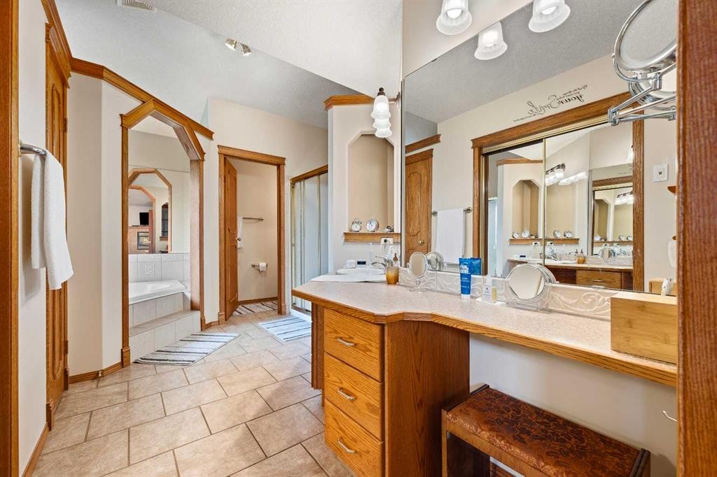 2204 59A Avenue Close, Lloydminster, AB - Indoor
