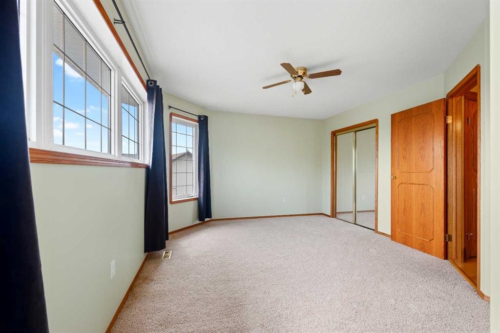 2204 59A Avenue Close, Lloydminster, AB - Indoor Photo Showing Other Room