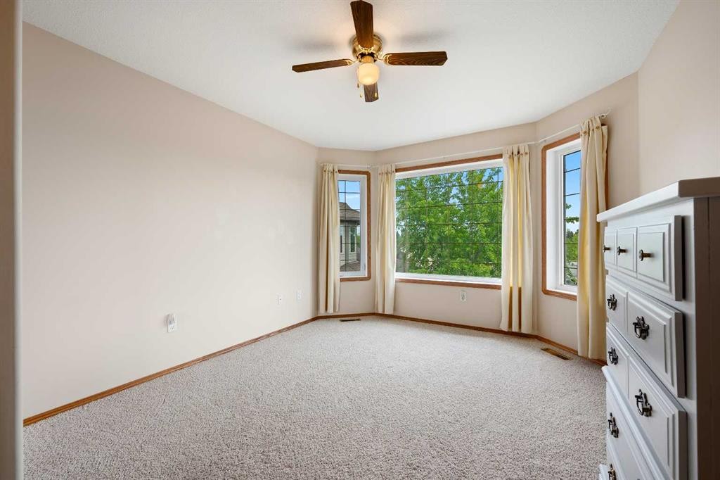 2204 59A Avenue Close, Lloydminster, AB - Indoor Photo Showing Other Room