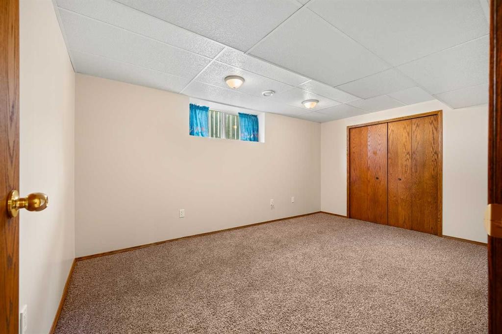 2204 59A Avenue Close, Lloydminster, AB - Indoor Photo Showing Other Room