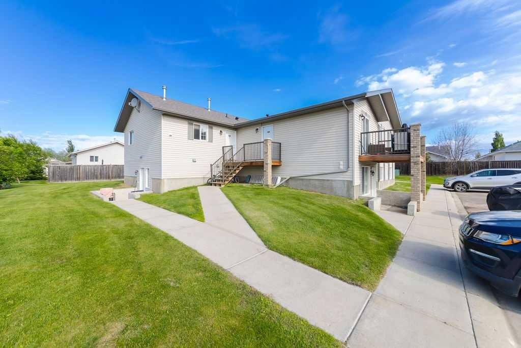 1-1901 52 Avenue, Lloydminster, AB - Outdoor