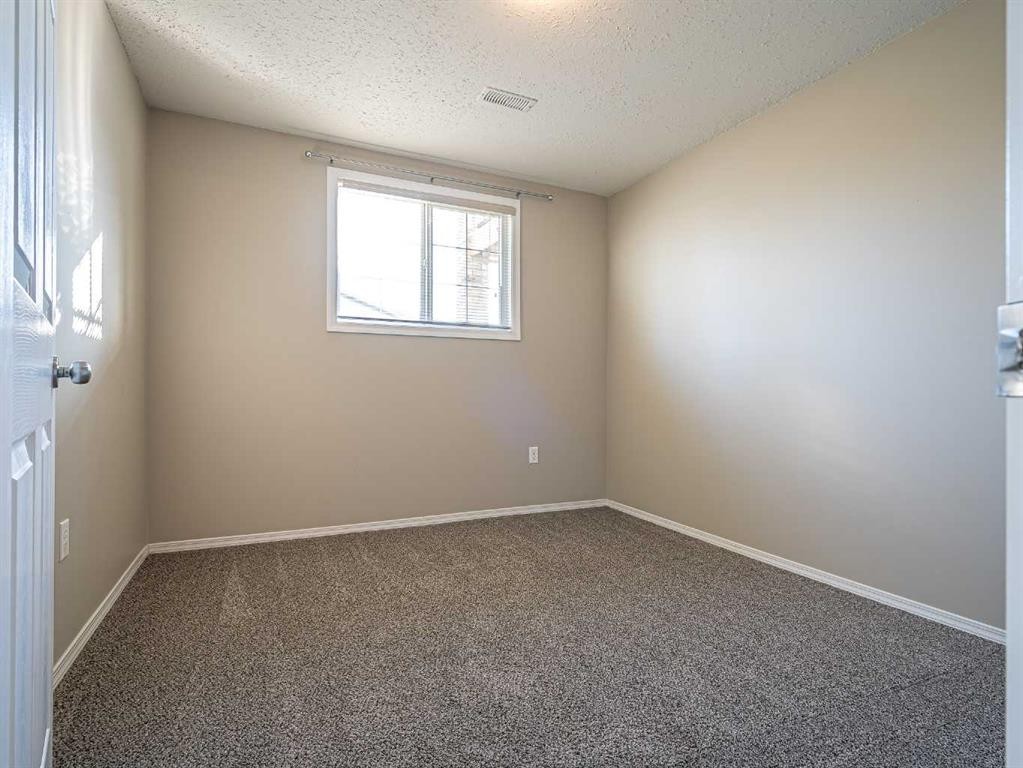 1-1901 52 Avenue, Lloydminster, AB - Indoor Photo Showing Other Room