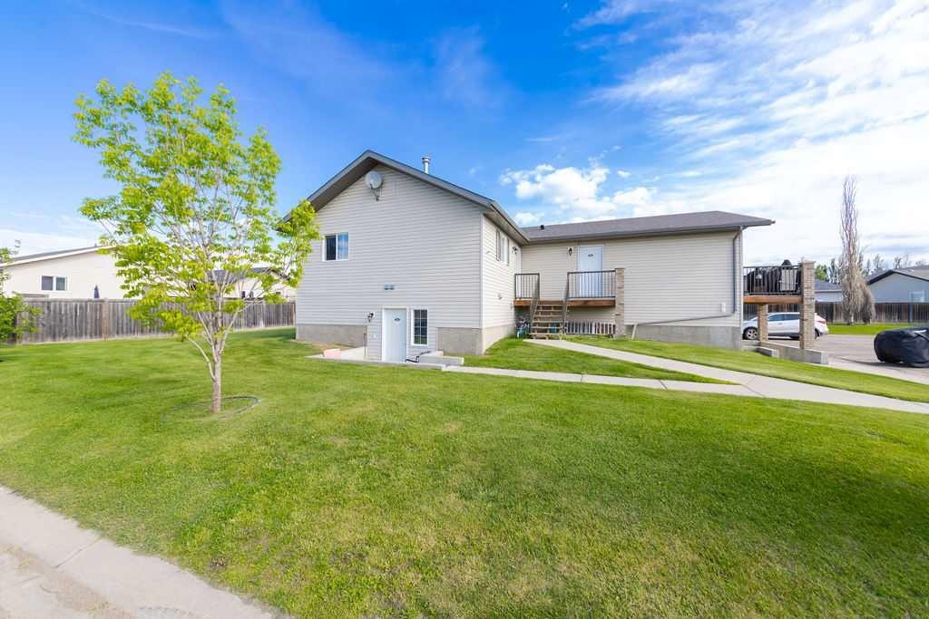 1-1901 52 Avenue, Lloydminster, AB - Outdoor
