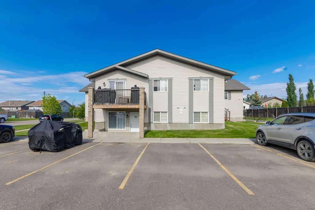 1-1901 52 Avenue, Lloydminster, AB - Outdoor