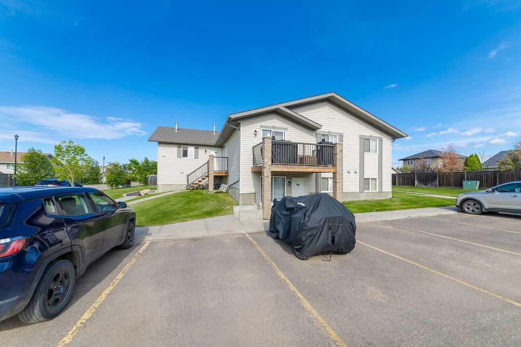 1-1901 52 Avenue, Lloydminster, AB - Outdoor