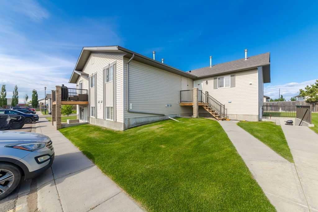 1-1901 52 Avenue, Lloydminster, AB - Outdoor