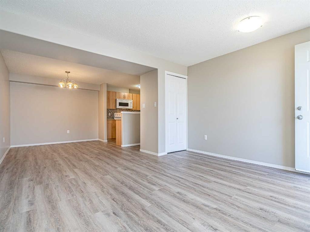 1-1901 52 Avenue, Lloydminster, AB - Indoor Photo Showing Other Room