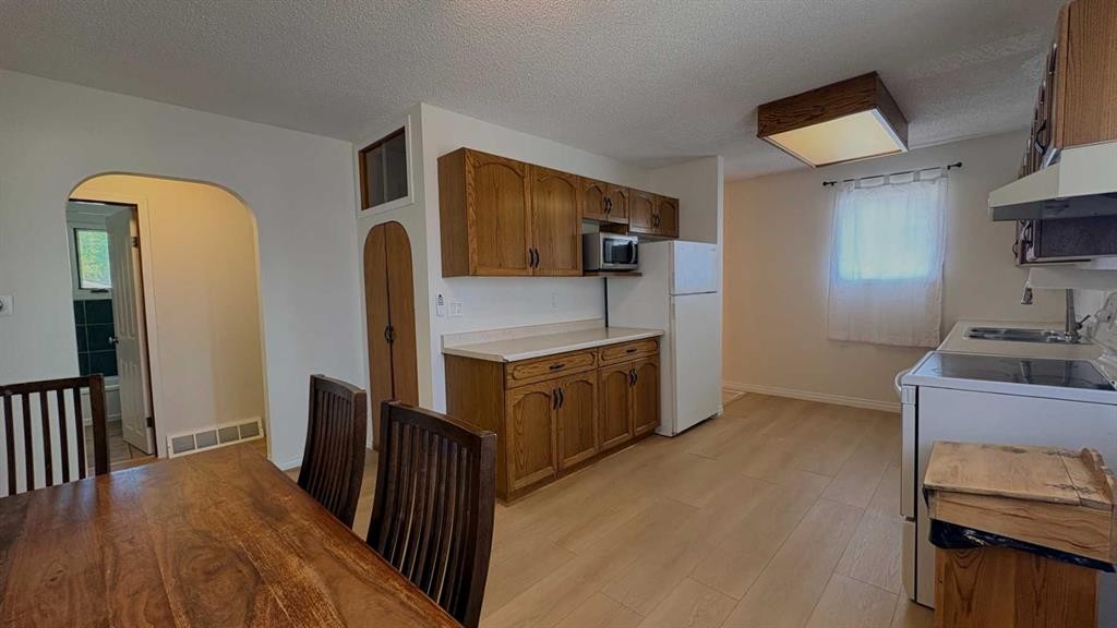 922 5 Avenue, Wainwright, AB