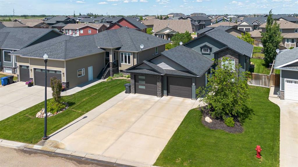 33-2715 73 Avenue, Lloydminster, AB - Outdoor With Facade
