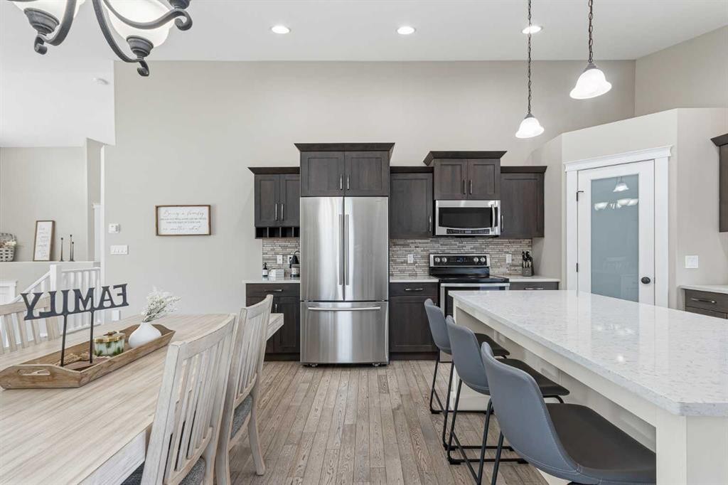 33-2715 73 Avenue, Lloydminster, AB - Indoor Photo Showing Kitchen With Upgraded Kitchen