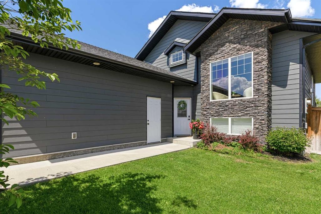 33-2715 73 Avenue, Lloydminster, AB - Outdoor With Exterior