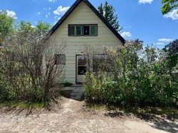 1029 8 Avenue Wainwright, AB T9W 1H4