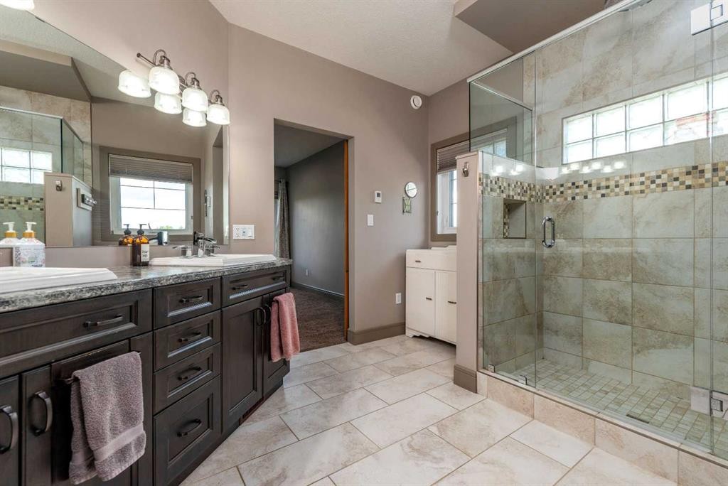 35-2715 73 Avenue, Lloydminster, AB - Indoor Photo Showing Bathroom