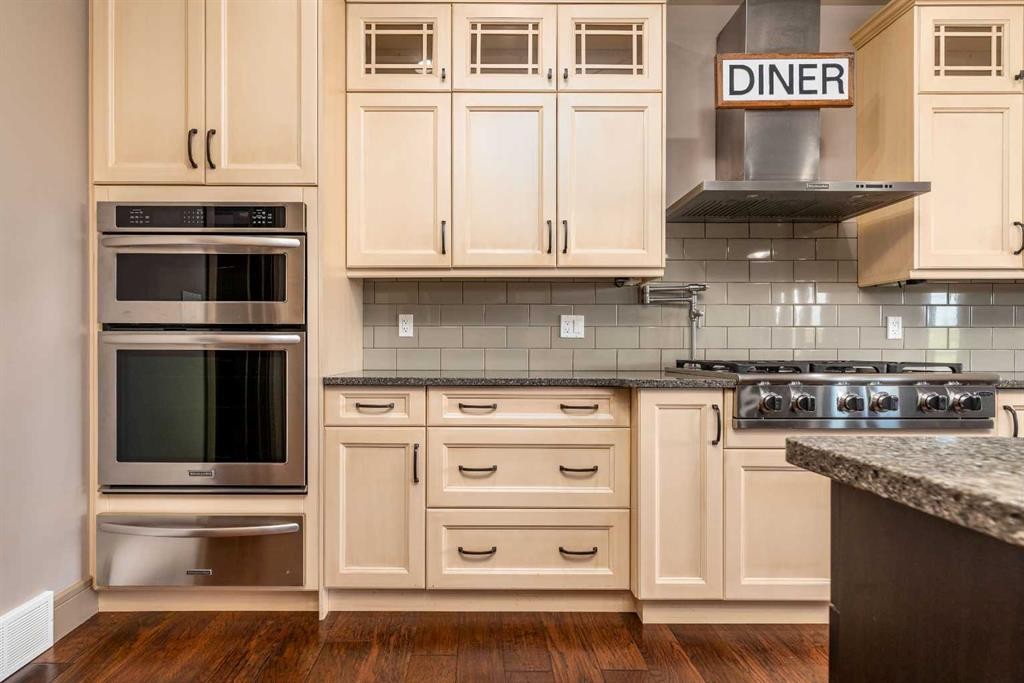 35-2715 73 Avenue, Lloydminster, AB - Indoor Photo Showing Kitchen