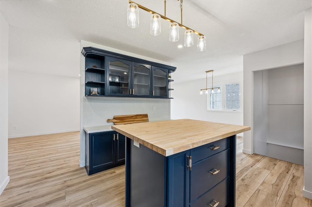 5510 45 Street, Lloydminster, AB - Indoor