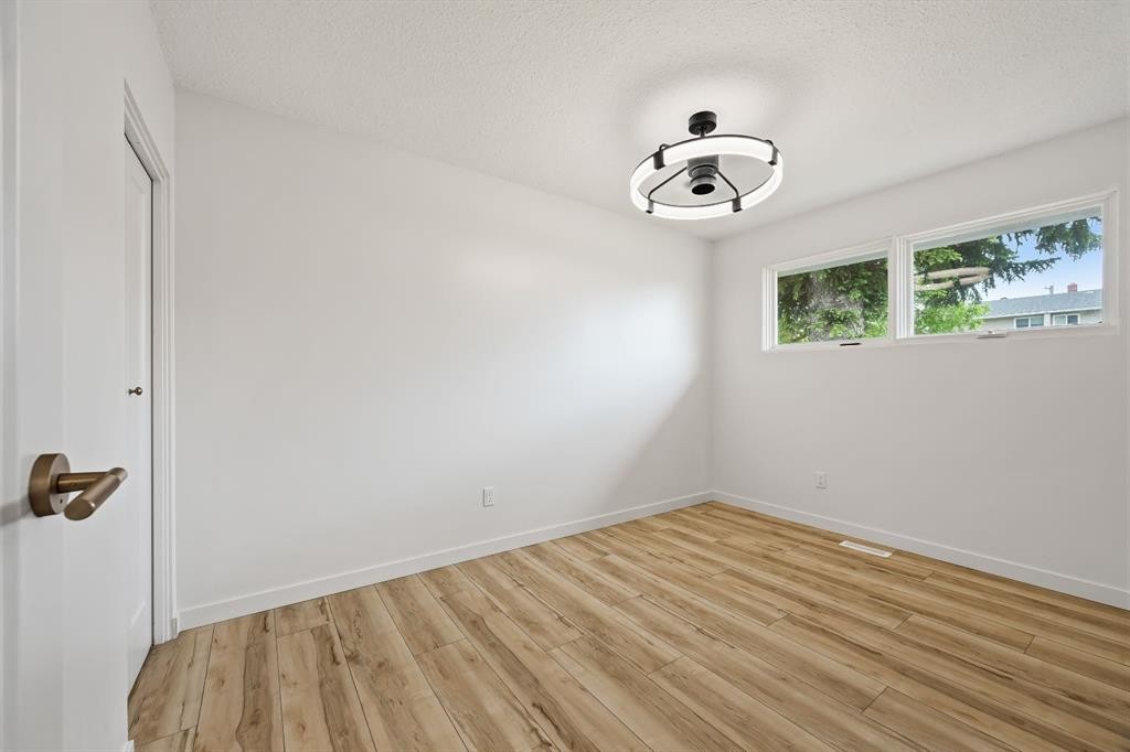 5510 45 Street, Lloydminster, AB - Indoor Photo Showing Other Room