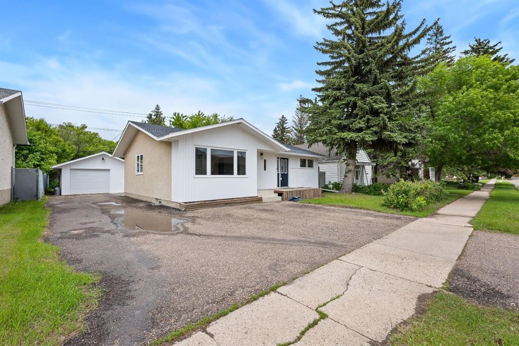 5510 45 Street, Lloydminster, AB - Outdoor