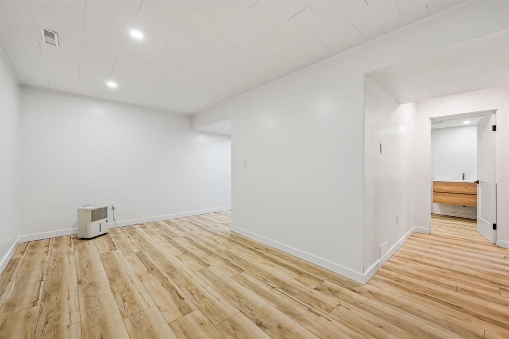 5510 45 Street, Lloydminster, AB - Indoor Photo Showing Other Room