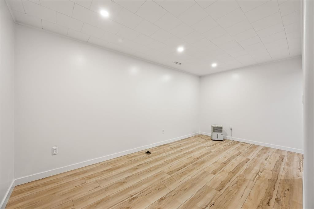 5510 45 Street, Lloydminster, AB - Indoor Photo Showing Other Room