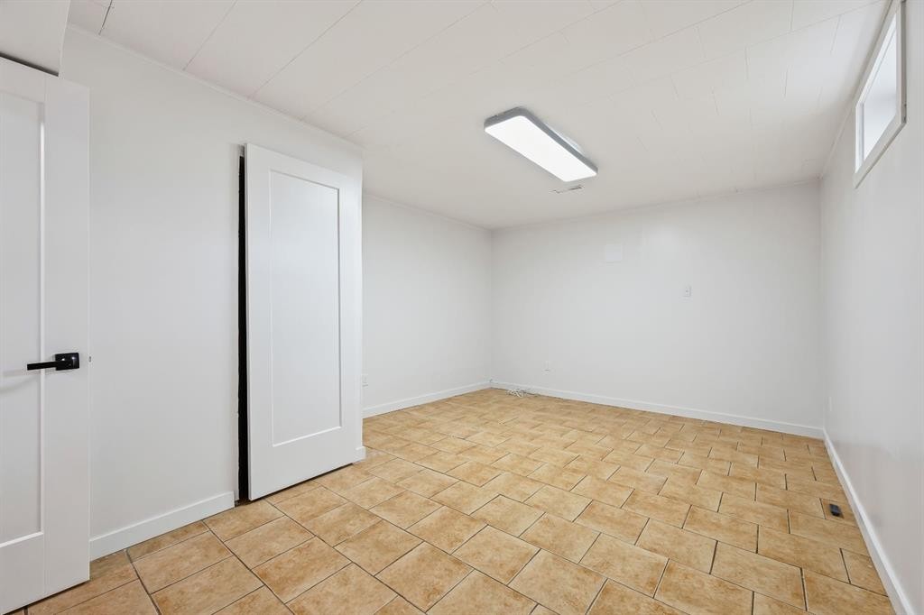 5510 45 Street, Lloydminster, AB - Indoor Photo Showing Other Room