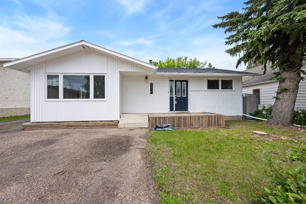 5510 45 Street, Lloydminster, AB - Outdoor
