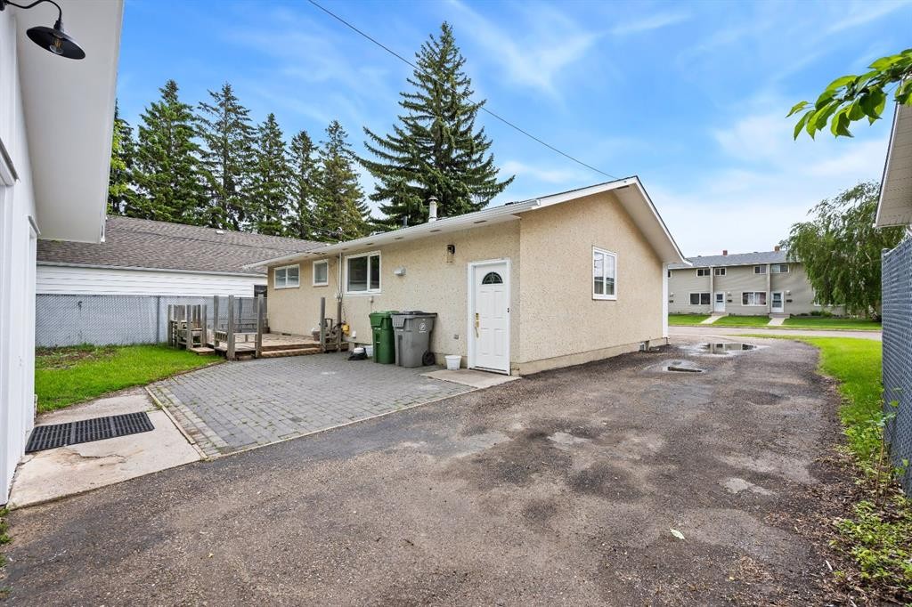 5510 45 Street, Lloydminster, AB - Outdoor With Exterior