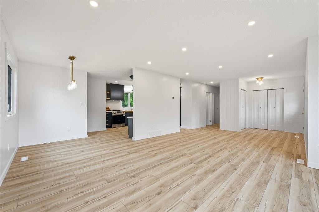 5510 45 Street, Lloydminster, AB - Indoor Photo Showing Other Room