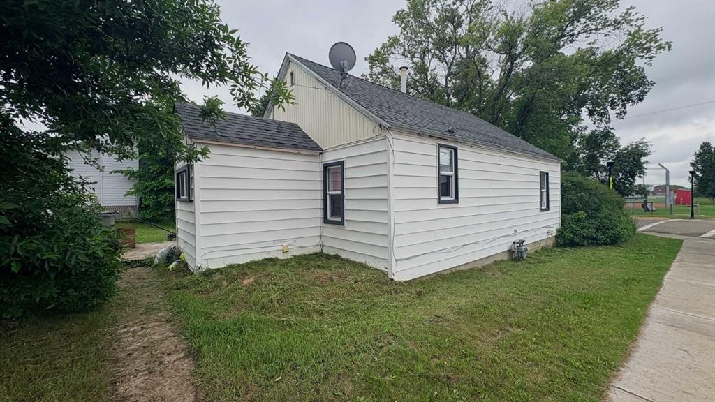 602 5 Avenue, Wainwright, AB