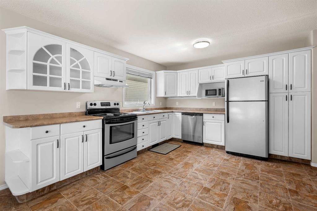 3121 45 Avenue, Lloydminster, SK