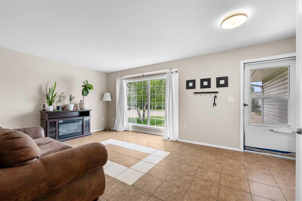 3121 45 Avenue, Lloydminster, SK
