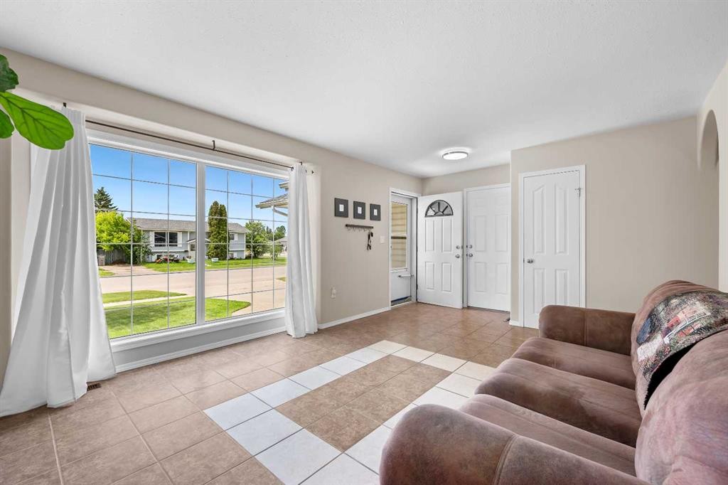 3121 45 Avenue, Lloydminster, SK