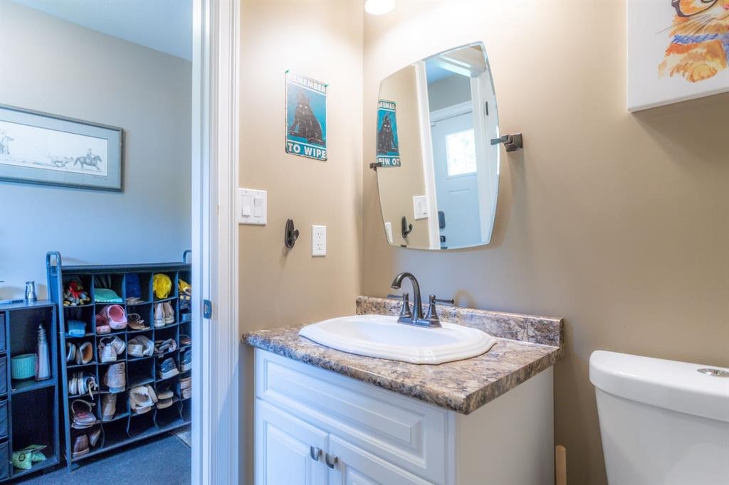 5206 48 Street, Lloydminster, AB - Indoor Photo Showing Bathroom