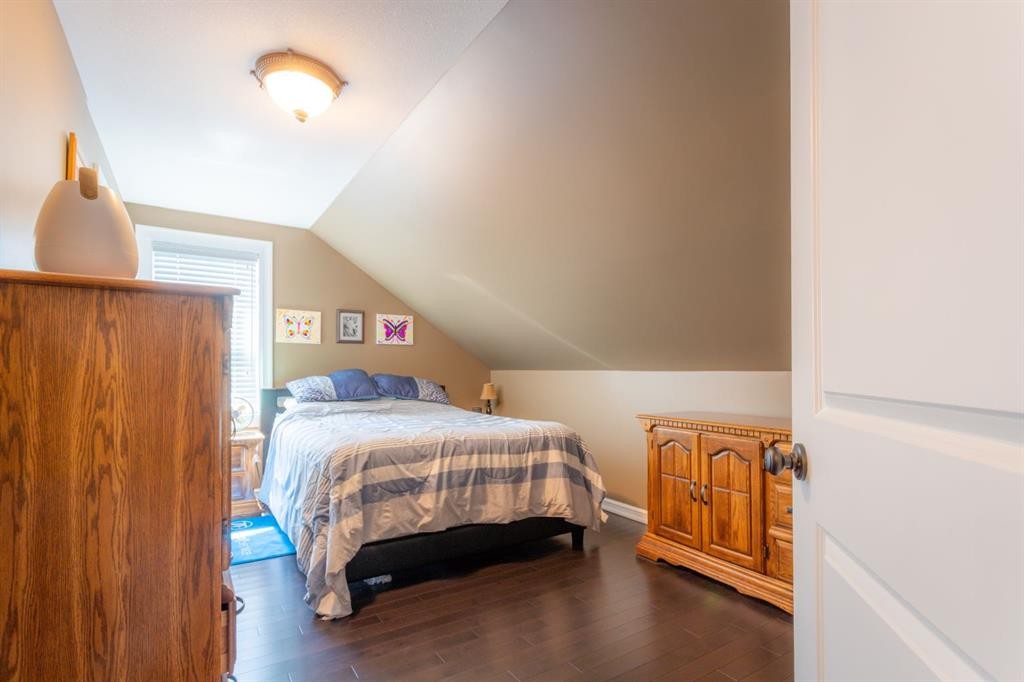 5206 48 Street, Lloydminster, AB - Indoor Photo Showing Bedroom