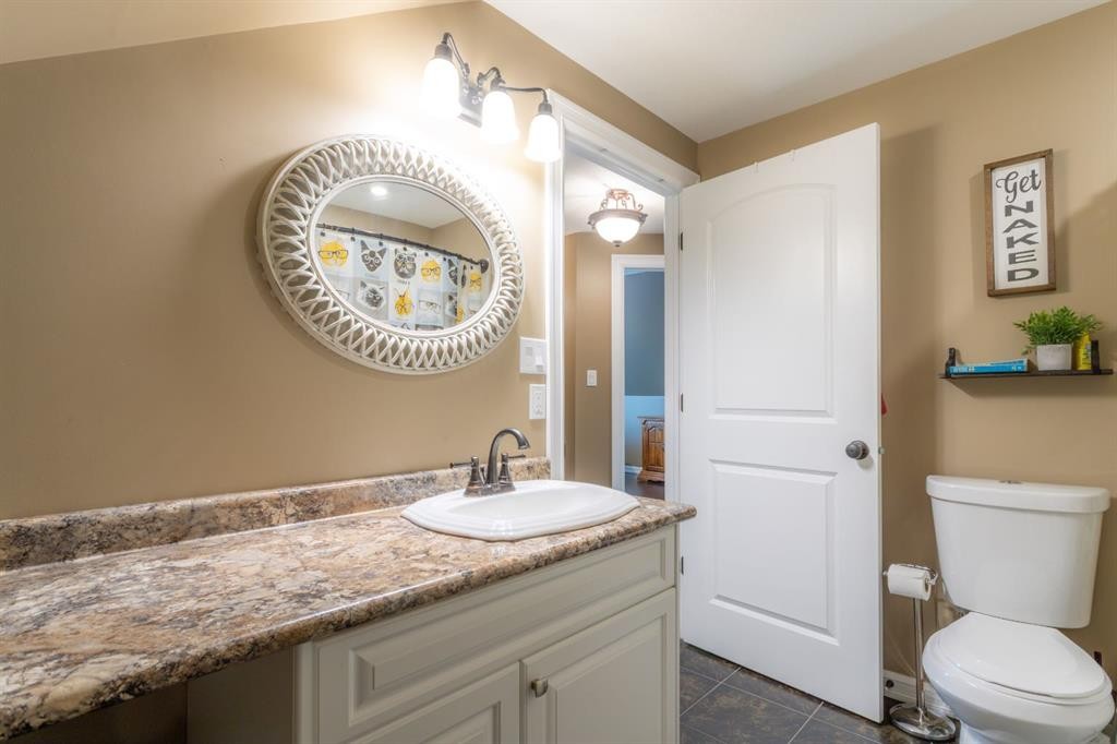 5206 48 Street, Lloydminster, AB - Indoor Photo Showing Bathroom